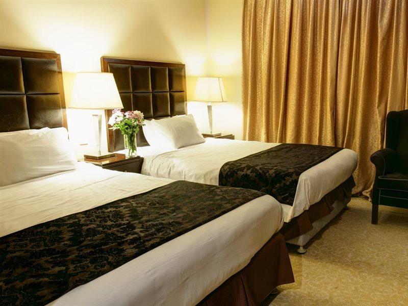 Oyo Clayton Lodge Ньюкасл-андер-Лайм Экстерьер фото