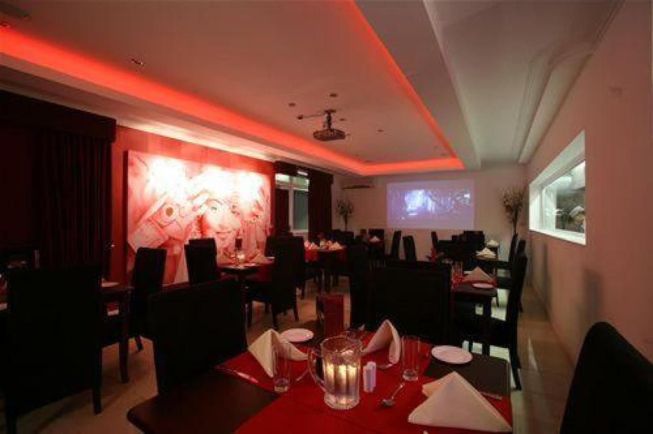 Oyo Clayton Lodge Ньюкасл-андер-Лайм Экстерьер фото