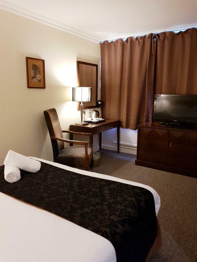 Oyo Clayton Lodge Ньюкасл-андер-Лайм Экстерьер фото